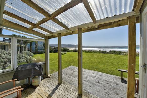 Photo of property in 501 Waikawa Curio Bay Road, Curio Bay, Tokanui, 9884
