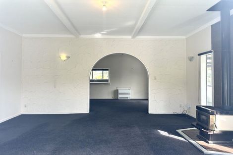 Photo of property in 10 Black Rock Road, Newlands, Wellington, 6037