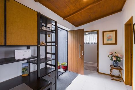 Photo of property in 12 Cobden Crescent, Bluff Hill, Napier, 4110