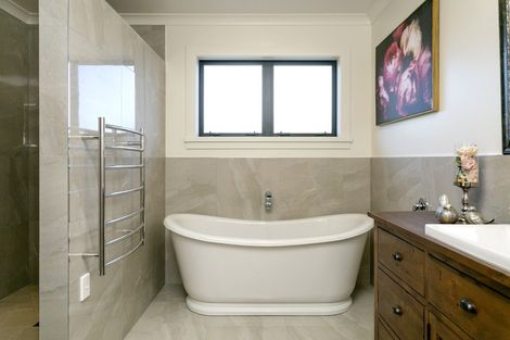 Photo of property in 1 Flaxen Way, Kinloch, Taupo, 3377