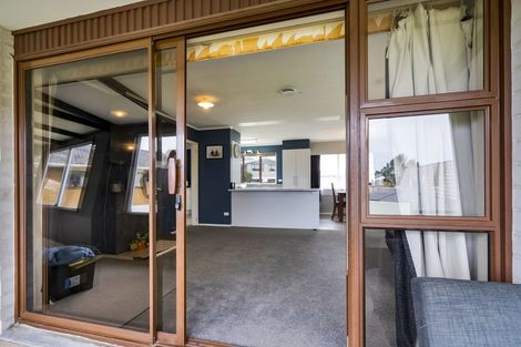 Photo of property in 5 Bronte Place, Whalers Gate, New Plymouth, 4310