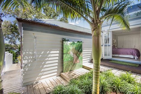 Photo of property in 13 Stanley Point Road, Stanley Point, Auckland, 0624