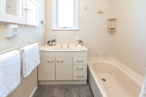 Photo of property in 14 Rawhiti Place, Saint Johns Hill, Whanganui, 4501