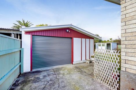 Photo of property in 3 Karaka Street, Hawera, 4610