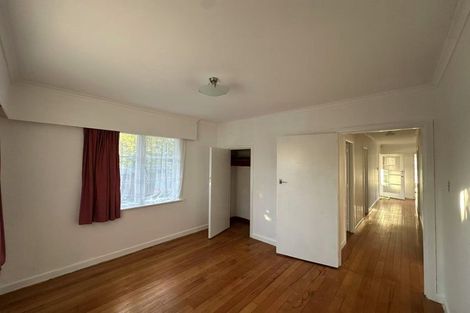 Photo of property in 129 Riverpark Crescent, Henderson, Auckland, 0610