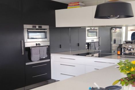 Photo of property in 82 Karamea Street, Whalers Gate, New Plymouth, 4310