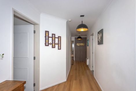 Photo of property in 29 Johnstone Drive, Fitzherbert, Palmerston North, 4410