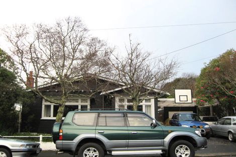 Photo of property in 8 Scapa Terrace, Karori, Wellington, 6012