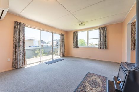 Photo of property in 2 Balmoral Street, Waimate, 7924