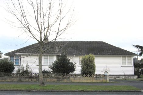 Photo of property in 2 Holland Road, Fairfield, Hamilton, 3214