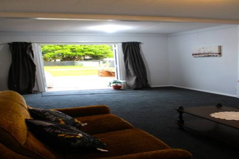 Photo of property in 2 Tawhiti Road, Hawera, 4610