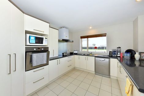 Photo of property in 3 Somerville Crescent, Aidanfield, Christchurch, 8025