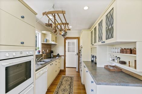 Photo of property in 15 Doris Gordon Crescent, Crofton Downs, Wellington, 6035