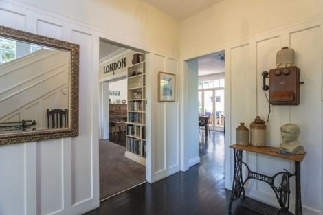 Photo of property in 25 Burnell Avenue, Thorndon, Wellington, 6011