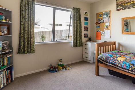 Photo of property in 44 Mo Street, Camborne, Porirua, 5026