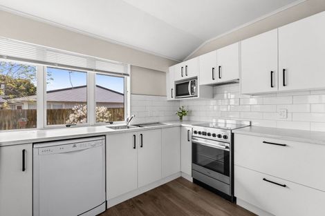 Photo of property in 12 Bennelong Place, Havelock North, 4130