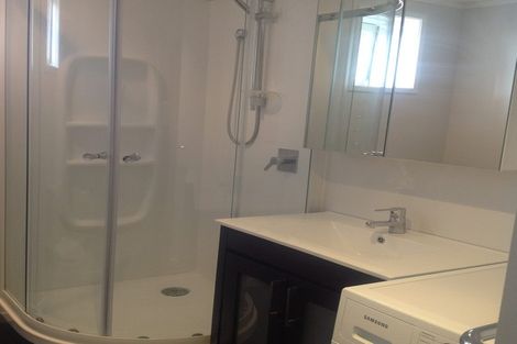 Photo of property in 2/17 Park Road, Glenfield, Auckland, 0629