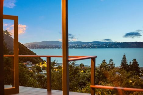 Photo of property in 11 Karaka Street, Eastbourne, Lower Hutt, 5013