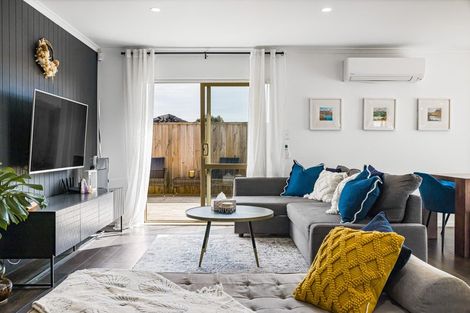 Photo of property in 4 Anna Lane, Glen Eden, Auckland, 0602