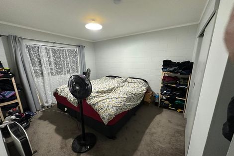 Photo of property in 2 Paton Avenue, Te Atatu South, Auckland, 0610