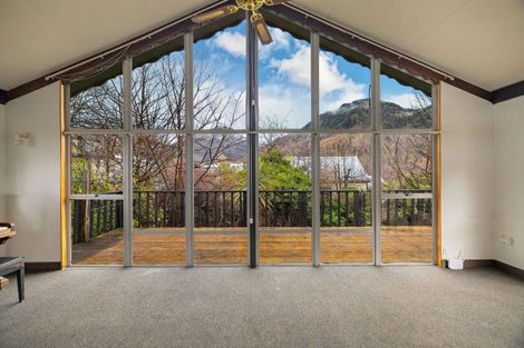 Photo of property in 6 Merioneth Street, Arrowtown, 9302