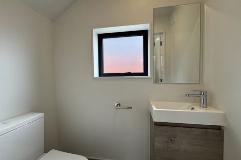 Photo of property in 37 Crawford Avenue, Mangere Bridge, Auckland, 2022