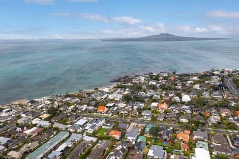 Photo of property in 3/15 Saltburn Road, Milford, Auckland, 0620