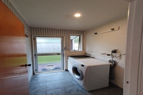 Photo of property in 9 Tesla Place, Totara Vale, Auckland, 0629