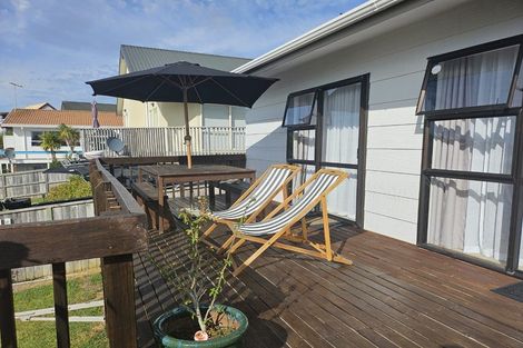 Photo of property in 12 Arohia Place, Snells Beach, 0920