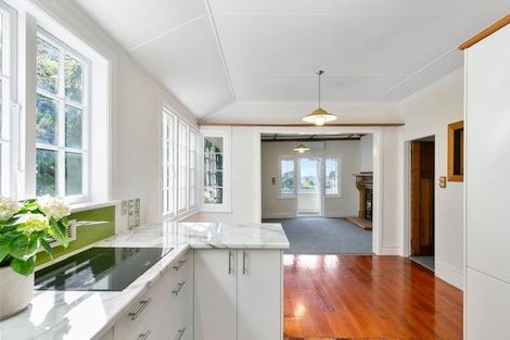 Photo of property in 51 Northland Road, Northland, Wellington, 6012