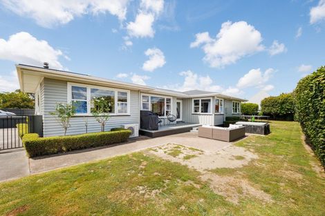 Photo of property in 2 Anzio Place, Awapuni, Palmerston North, 4412