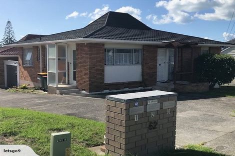 Photo of property in 2/62 Uxbridge Road, Mellons Bay, Auckland, 2014