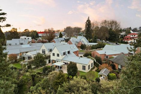 Photo of property in 4 Le Quesnoy Place, Cambridge, 3434