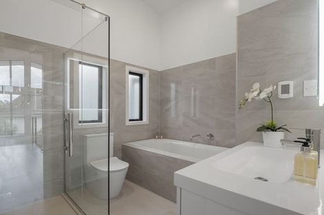 Photo of property in 18 Heaton Grove, Chatswood, Auckland, 0626