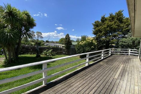 Photo of property in 42 Divich Avenue, Te Atatu South, Auckland, 0610