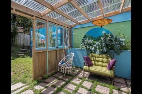 Photo of property in 175 Houghton Bay Road, Houghton Bay, Wellington, 6023