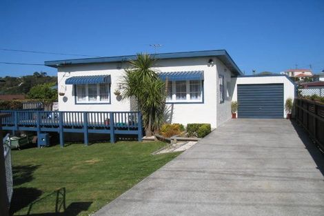 Photo of property in 43 Tindalls Bay Road, Tindalls Beach, Whangaparaoa, 0930