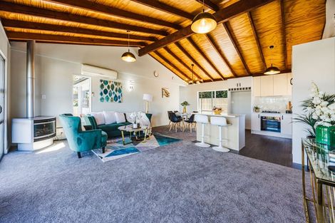 Photo of property in 4/89a Royal Road, Massey, Auckland, 0614