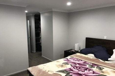 Photo of property in 37 Riverglade Parkway, Te Atatu South, Auckland, 0610