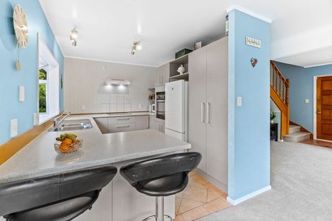 Photo of property in 2/30 Lagoon Way, West Harbour, Auckland, 0618