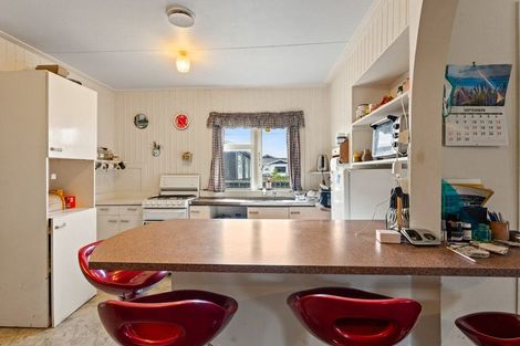 Photo of property in 15 Taupata Street, Castlecliff, Whanganui, 4501