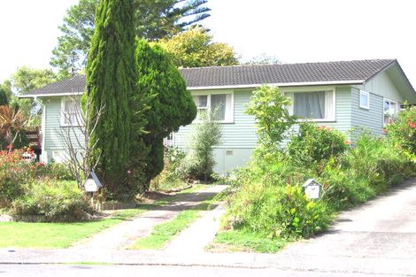 Photo of property in 27 Barnfield Place, Glendene, Auckland, 0602