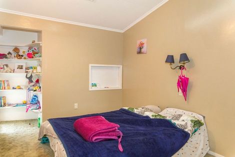 Photo of property in 8 Chamberlain Street, Dannevirke, 4930