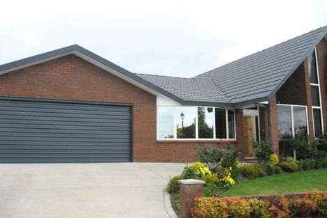 Photo of property in 19 Farnswood Place, Redwood, Christchurch, 8051