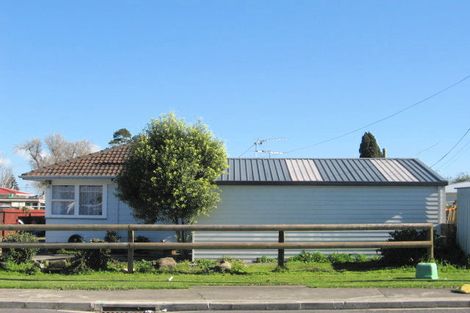 Photo of property in 2/83 Dominion Road, Papakura, 2110