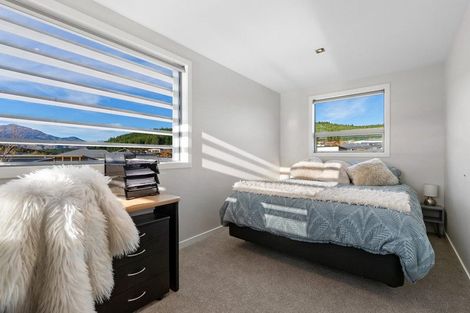 Photo of property in 10 Sunnyside Lane, Wanaka, 9305