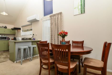 Photo of property in 2 Grove Place, Dinsdale, Hamilton, 3204