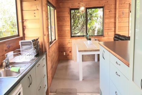 Photo of property in 2/9 Bronzewing Terrace, Unsworth Heights, Auckland, 0632