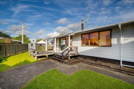 Photo of property in 2/8 Chichester Drive, Rosehill, Papakura, 2113