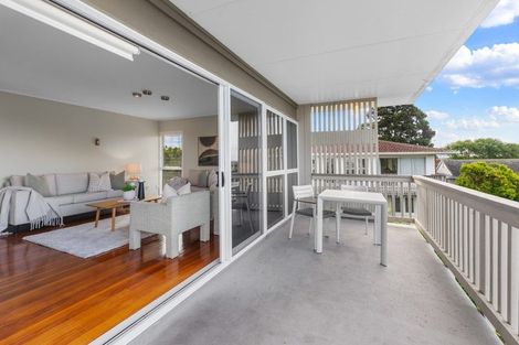 Photo of property in 10a Jaemont Avenue, Te Atatu South, Auckland, 0610